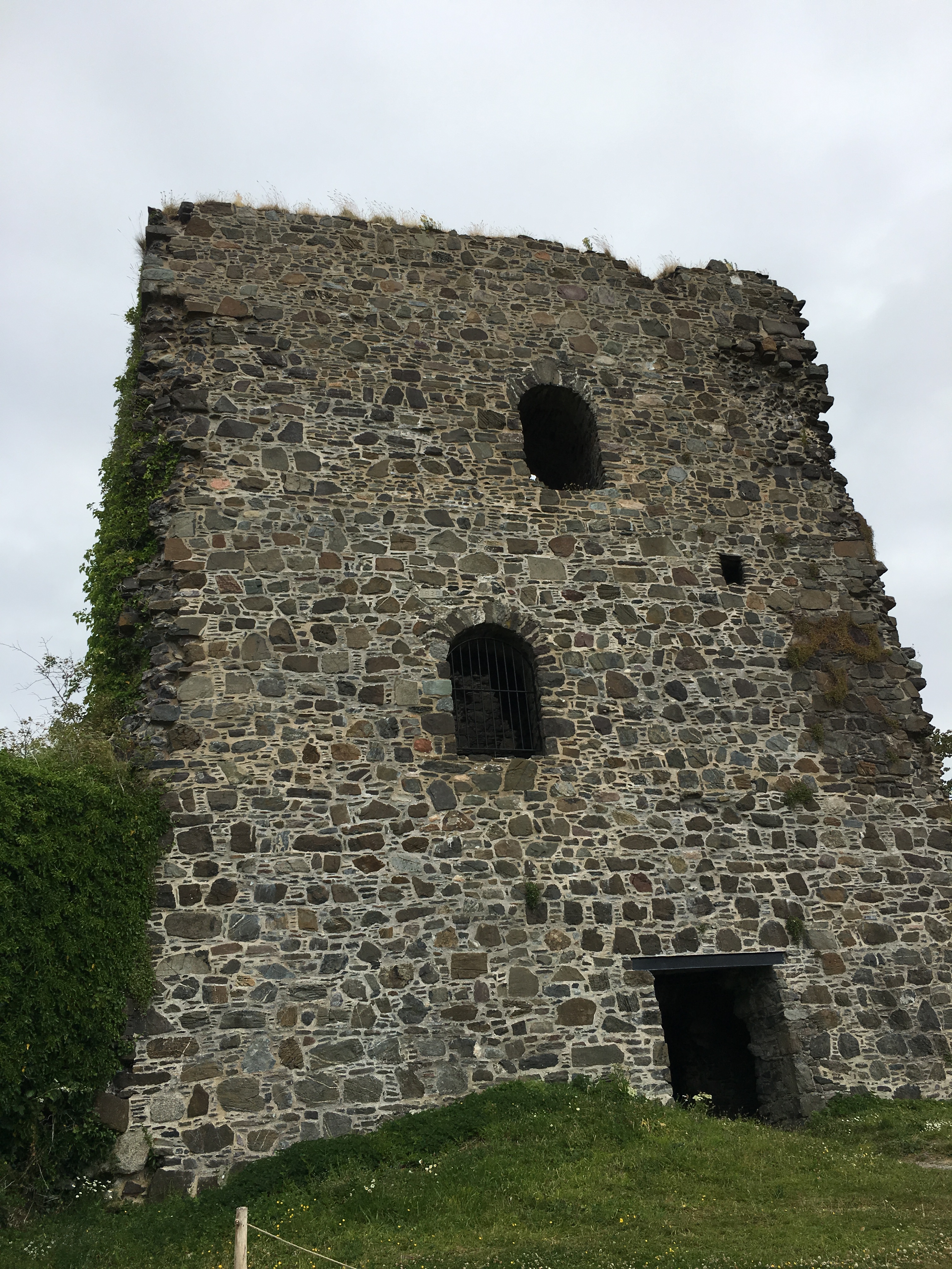 dunstaffnage tower